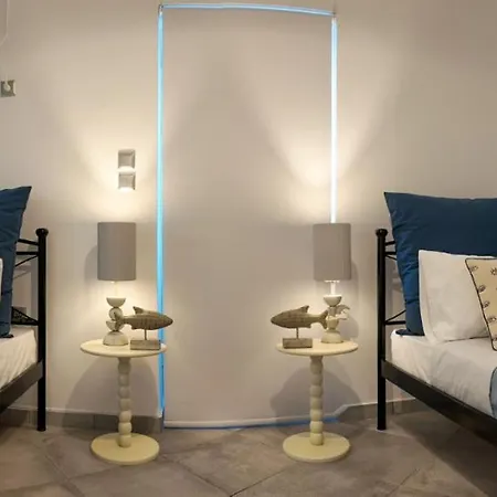Antel Naousa (Paros)