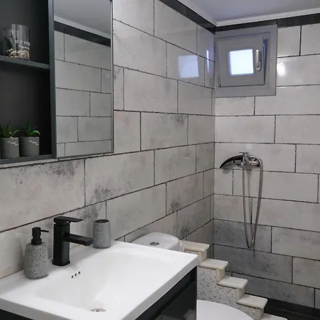 Antel Naousa (Paros)